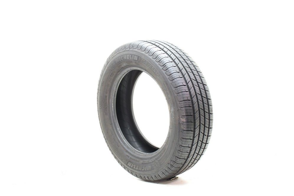 Driven Once 205/65R16 Michelin X Tour A/S T+H 95H 10/32 Utires