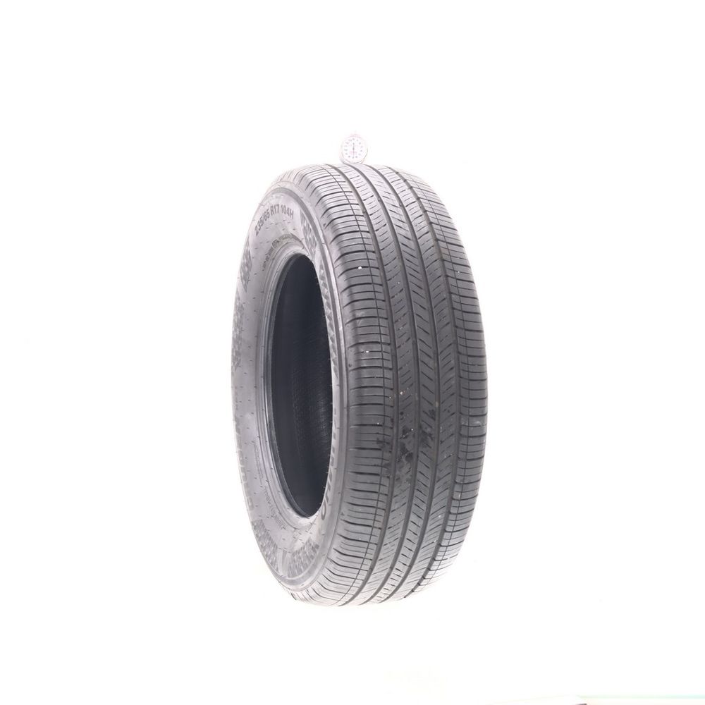 Set of (4) Used 235/65R17 Kumho Crugen HP71 104H - 7/32 - Image 1
