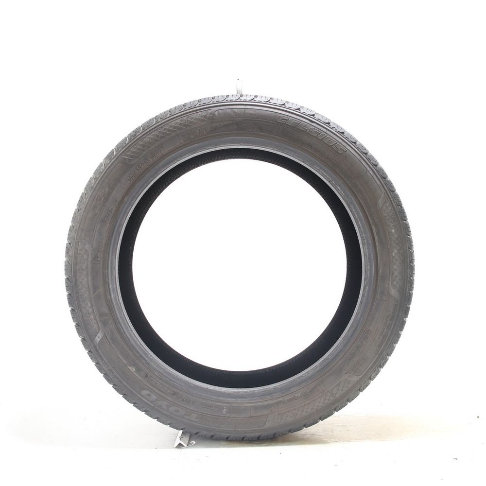 Used 255/45R19 Toyo Celsius 104V - 8.5/32 - Image 3