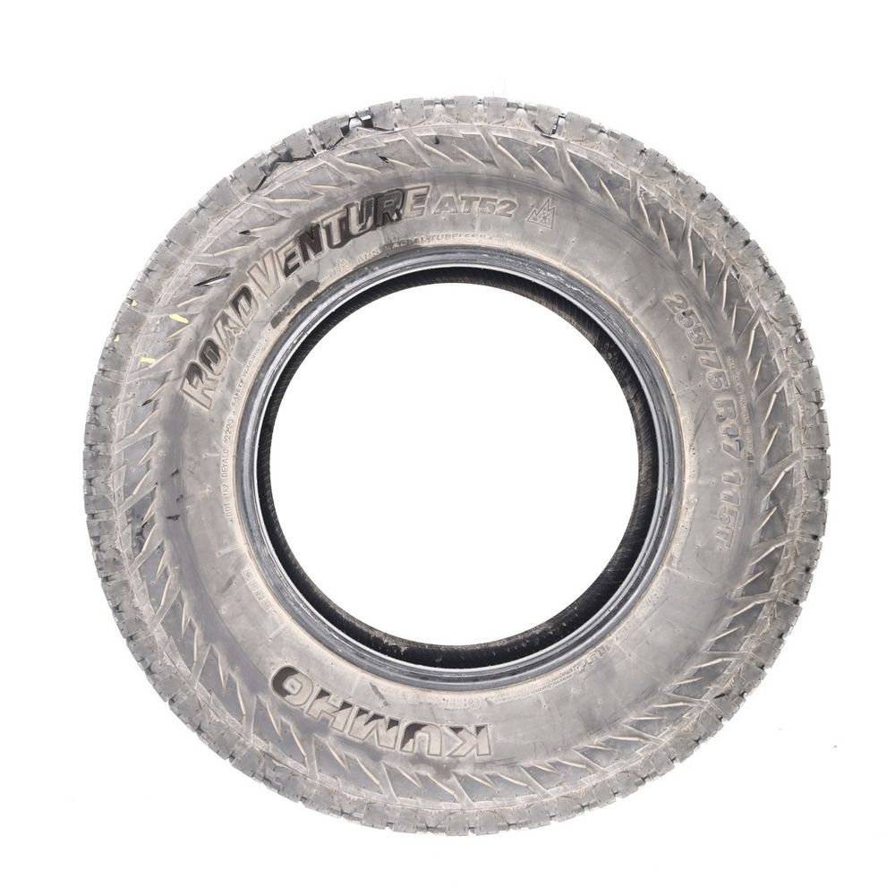 Used 255/75R17 Kumho Road Venture AT52 115T - 9.5/32 - Image 3