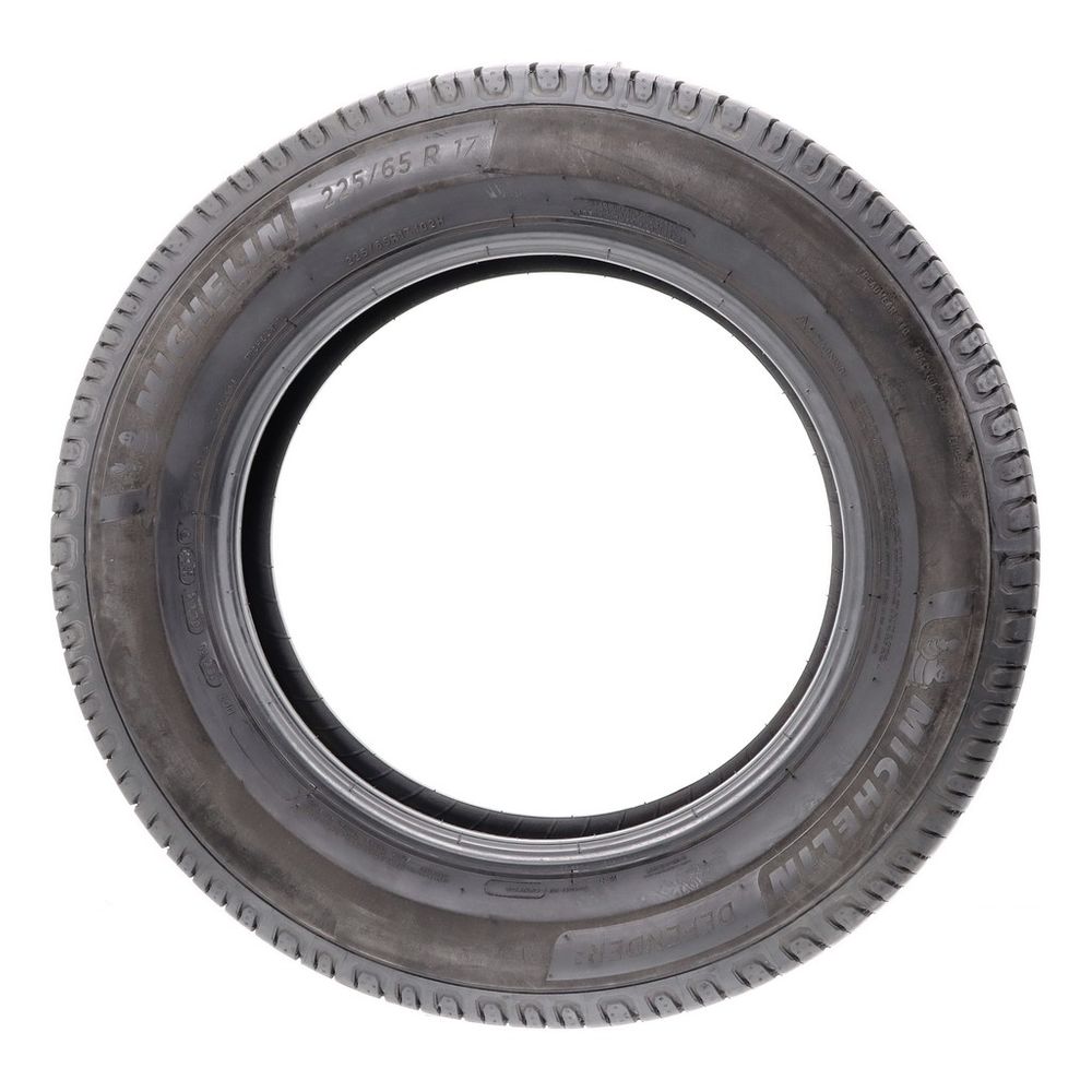 Set of (2) Used 225/65R17 Michelin Defender 2 102H - 9-9.5/32 - Image 6