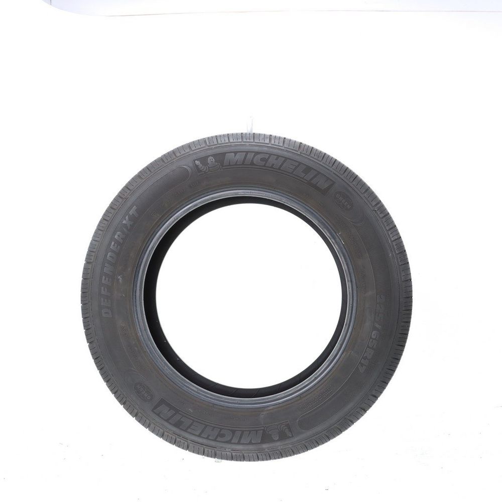 Set of (4) Used 225/65R17 Michelin Defender XT 102T - 6.5-8/32 - Image 6