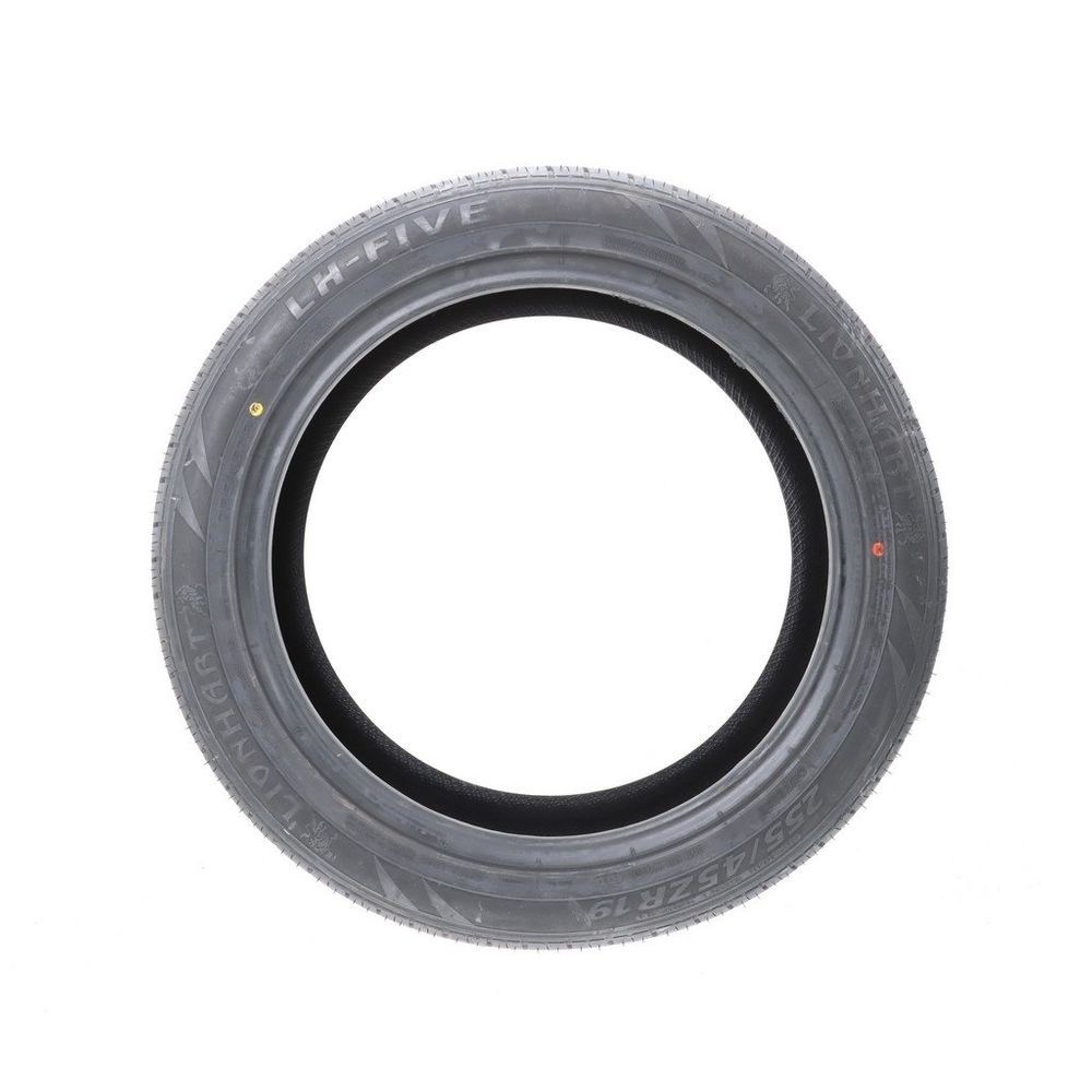 New 255/45ZR19 Lionhart LH-Five 104Y - Image 3