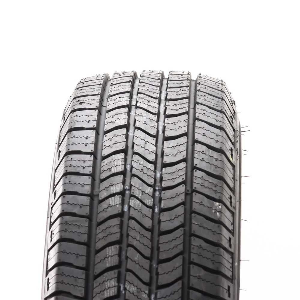 New LT 245/75R17 Starfire Solarus HT 121/118S E - Image 2