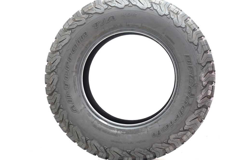 Used LT 305/65R18 BFGoodrich All-Terrain T/A KO2 124/121R - 12/32 | Utires