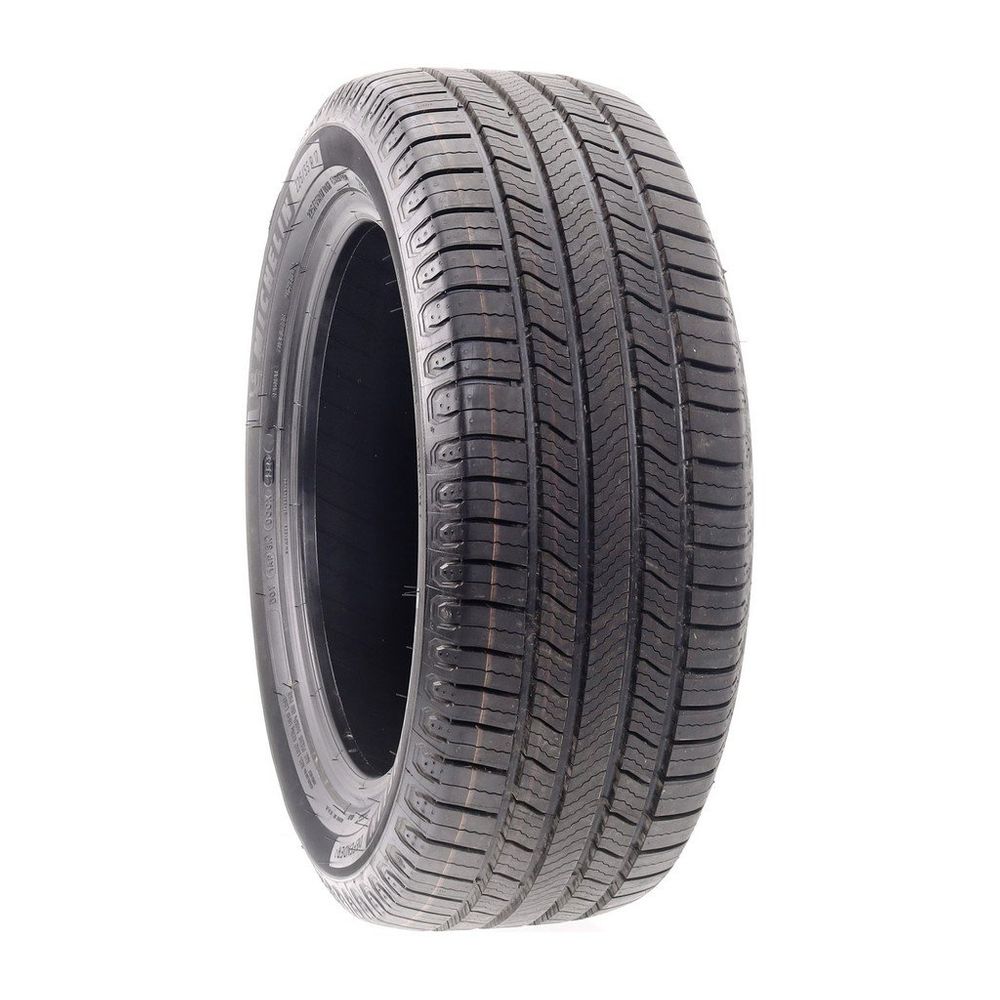 New 225/55R17 Michelin Defender 2 101H - Image 1