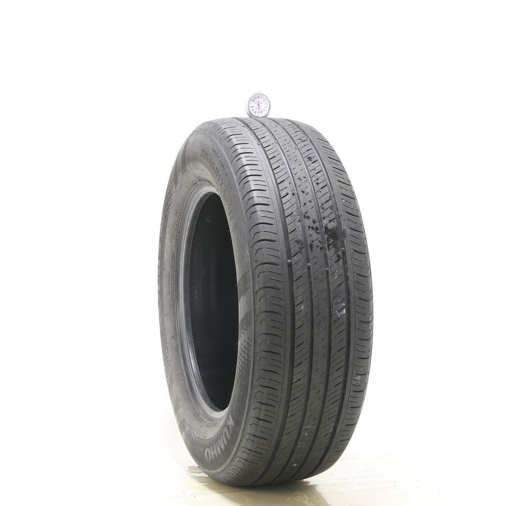 Set of (2) Used 235/65R17 Kumho Solus TA31 104H - 5-6.5/32 - Image 4