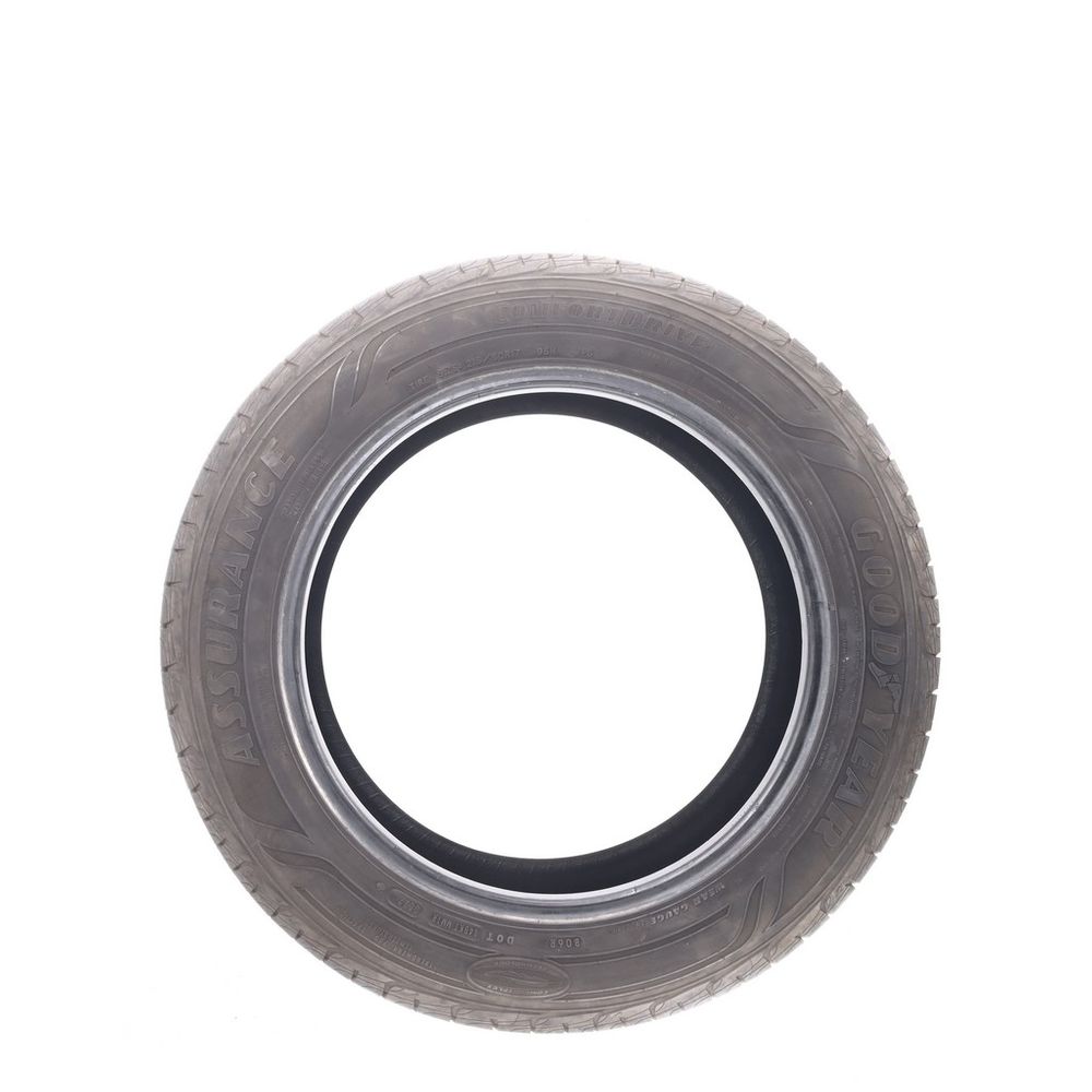Used 215/60R17 Goodyear Assurance ComfortDrive 96H - 8/32 | Utires