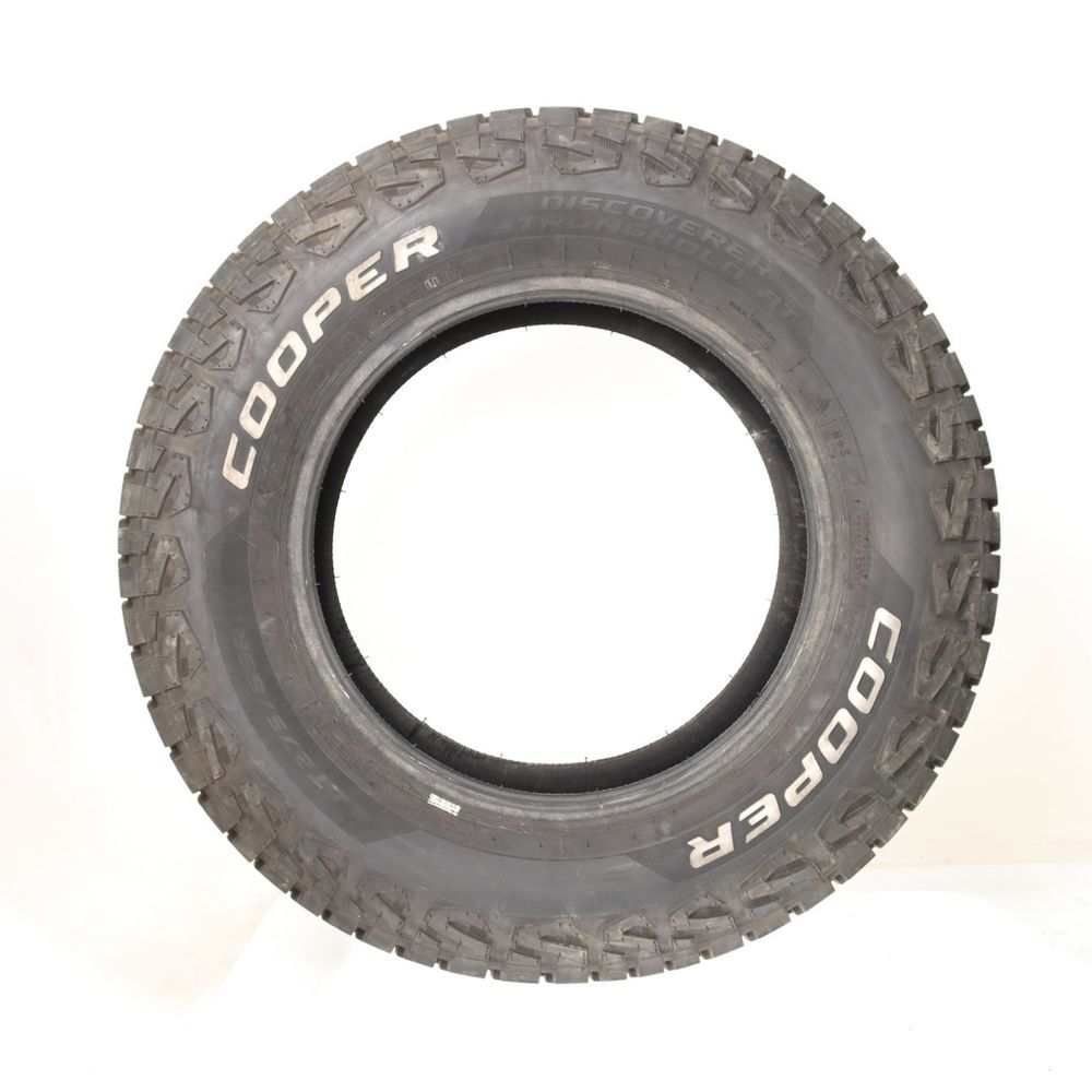 Used LT 275/65R18 Cooper Discoverer Stronghold AT 123/120S E - 15/32 - Image 3