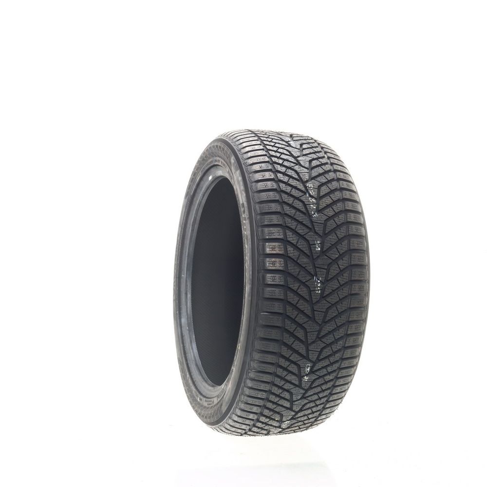 New 255/45R19 Yokohama BluEarth Winter V905 104V - Image 1