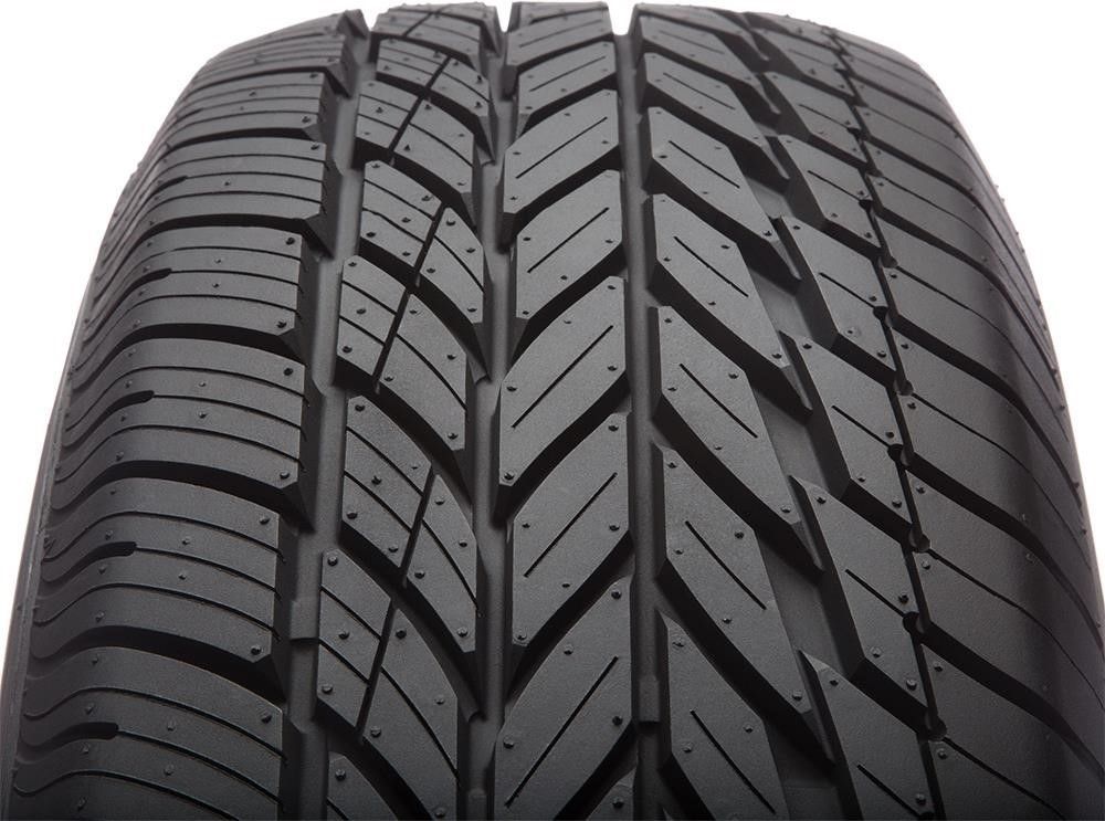 New P 235/75R15 Vogue Classic White 109T - Image 2