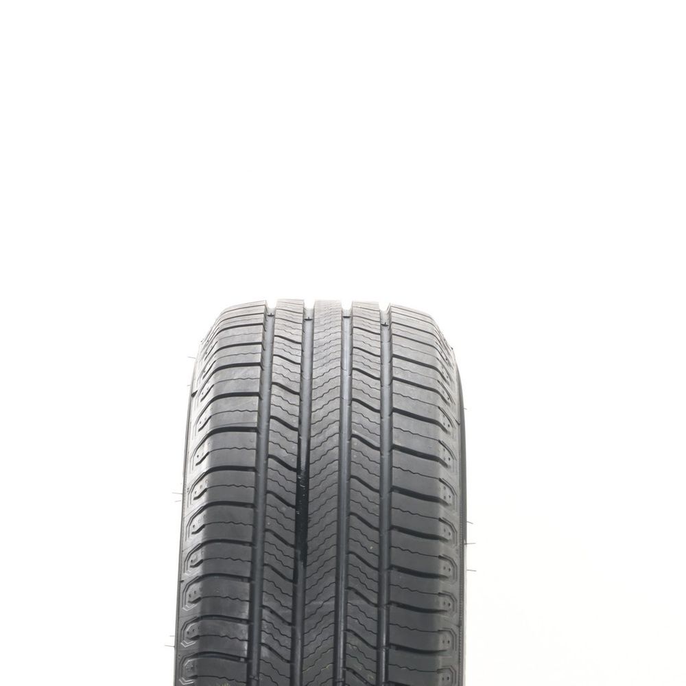 Driven Once 235/60R16 Michelin Defender 2 100H - 10.5/32 - Image 2