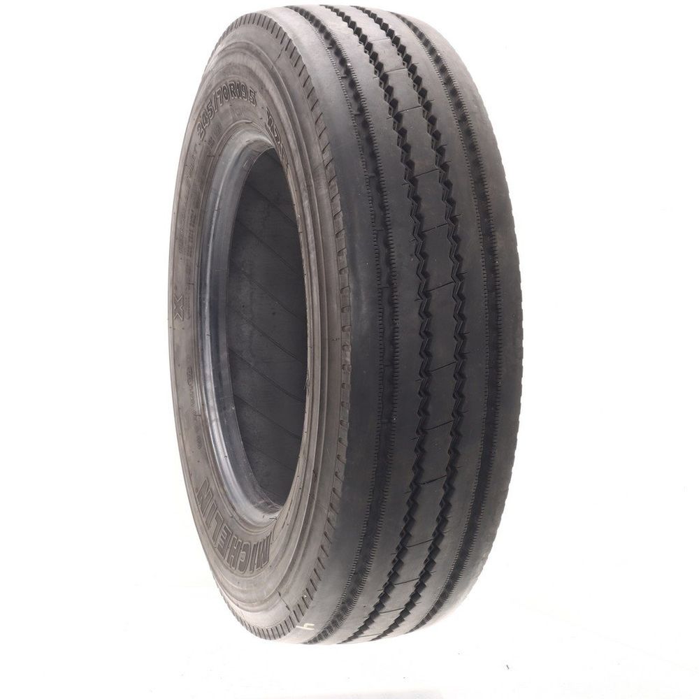 Used 245/70R19.5 Michelin Pilot XZE Regroovable 1N/A - 13.5/32 - Image 1
