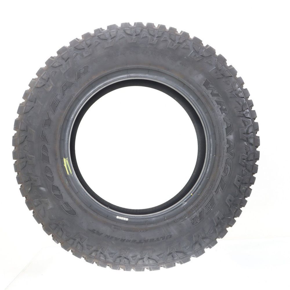 Used LT 275/70R18 Goodyear Wrangler Ultra Terrain AT 125/122Q E - 15/32 - Image 3