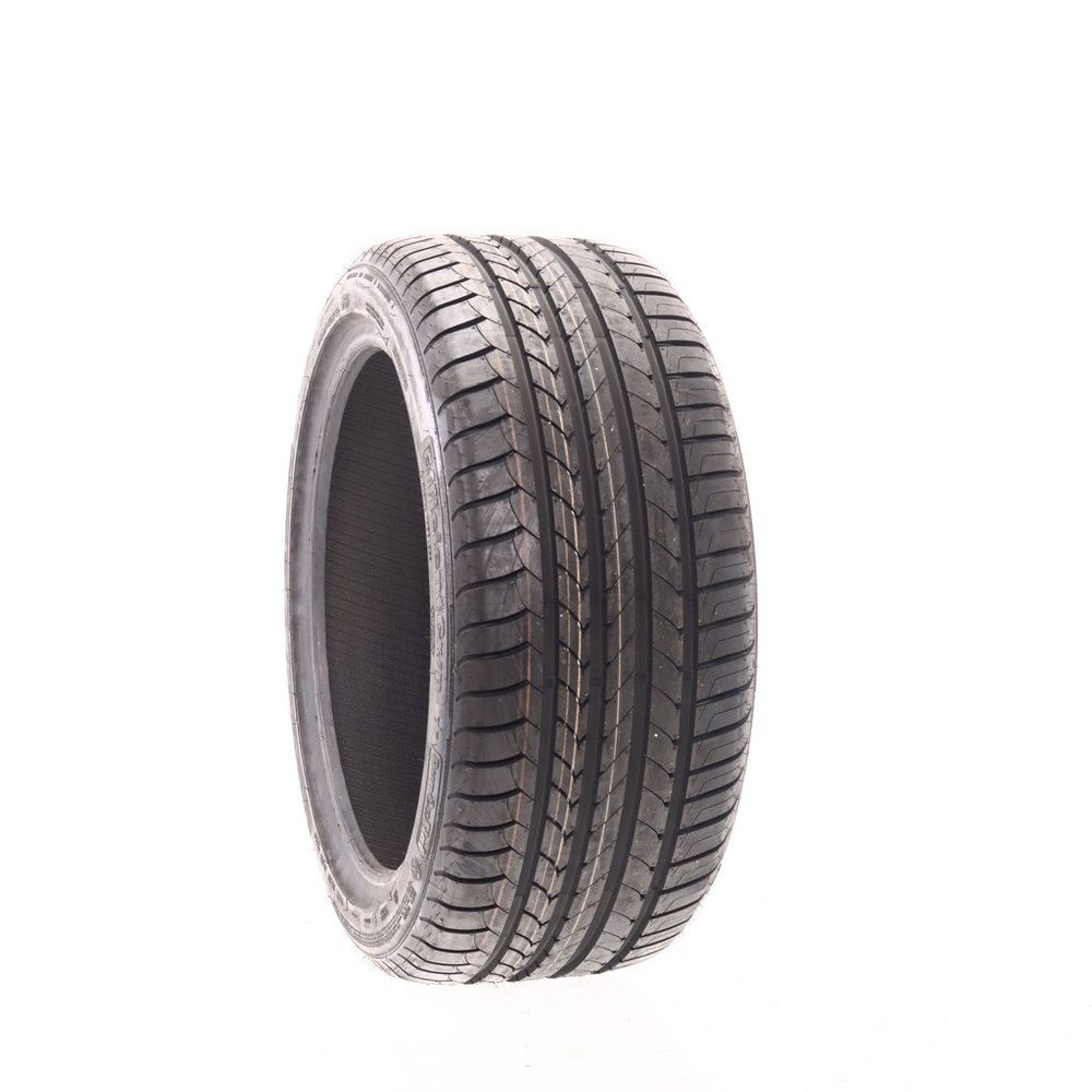 Set of (2) New 255/40R18 Goodyear EfficientGrip Run Flat 95Y - Image 1