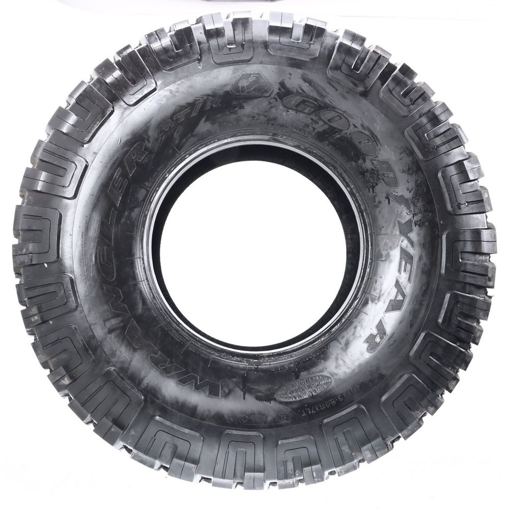 Used LT 40X13.5R17 Goodyear Wrangler MT/R 121P C - 19.5/32 - Image 3