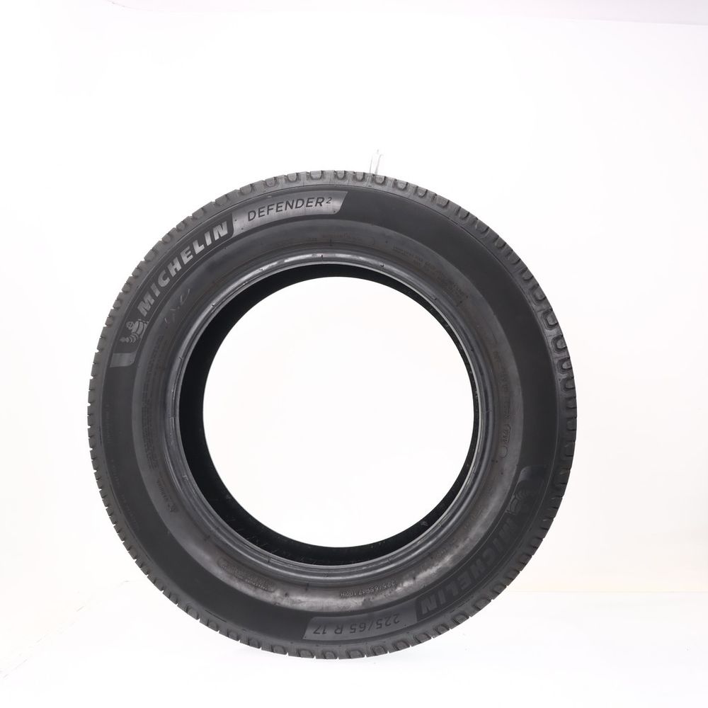 Set of (2) Used 225/65R17 Michelin Defender 2 102H - 5.5-7/32 - Image 3