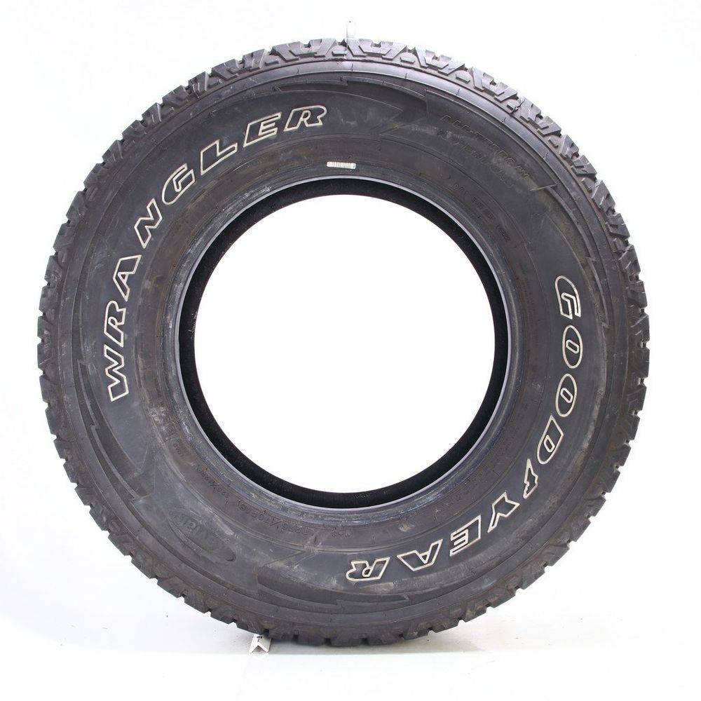 Set of (2) Used LT 275/70R18 Goodyear Wrangler All-Terrain Adventure Kevlar 125/122R E - 10.5-11.5/32 - Image 3