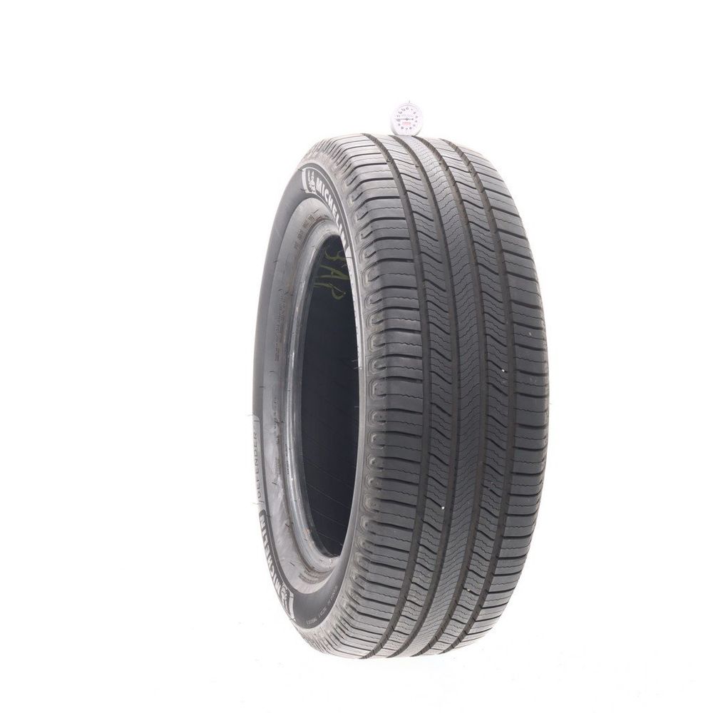 Set of (2) Used 255/60R19 Michelin Defender 2 109H - 9-10/32 - Image 4