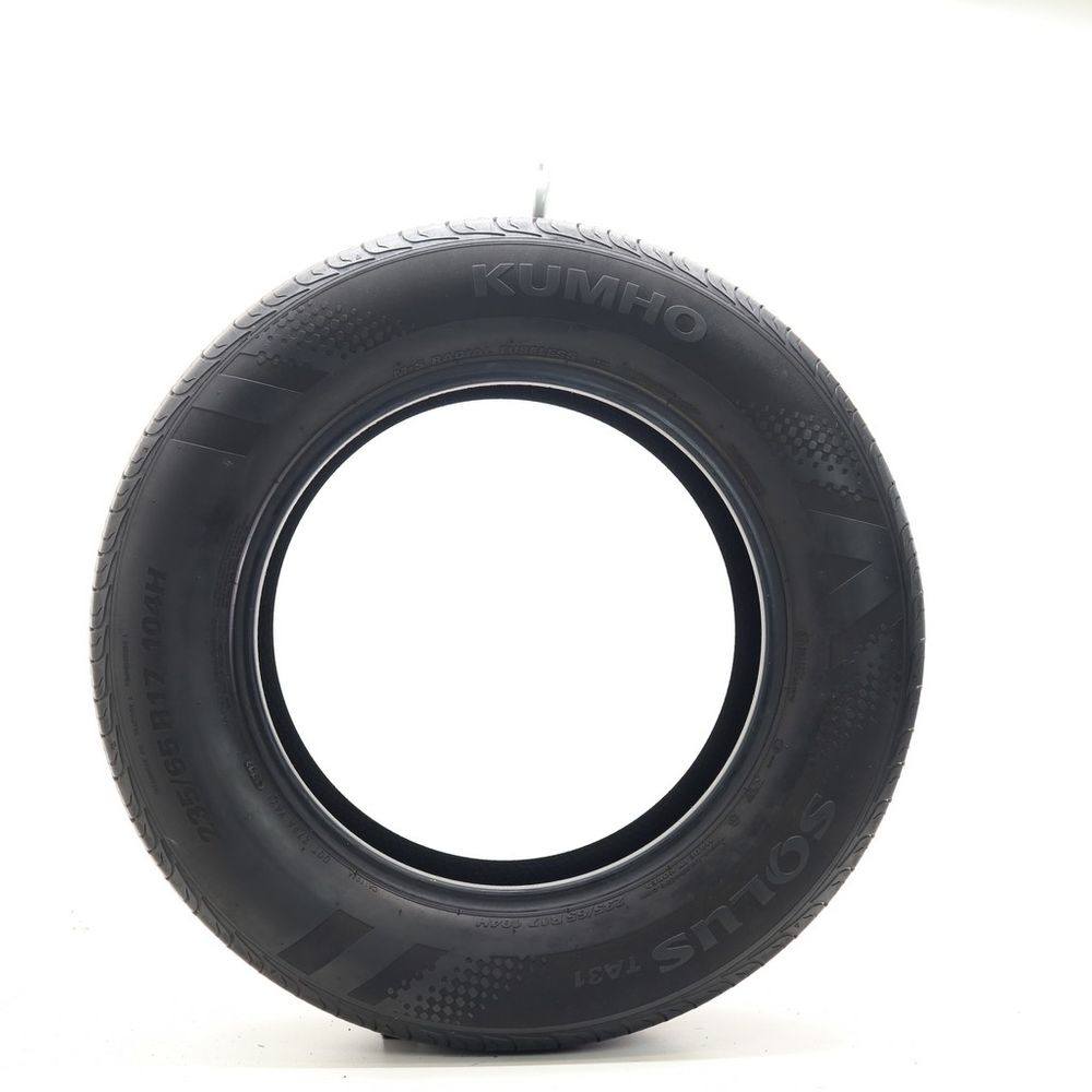 Set of (2) Used 235/65R17 Kumho Solus TA31 104H - 6-7/32 - Image 3