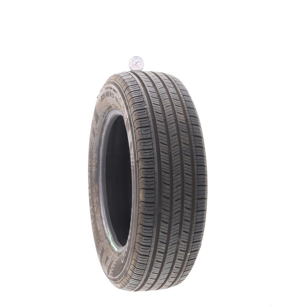 Set of (2) Used 225/65R17 Kumho Solus TA11 102T - 8.5-9/32 - Image 4
