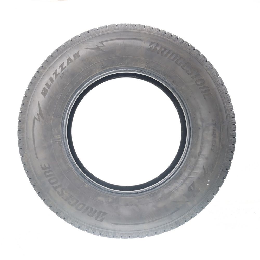 Used LT 275/70R18 Bridgestone Blizzak LT 125/122R E - 15.5/32 - Image 3