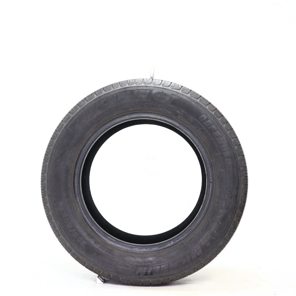 Used 225/60R16 Michelin Defender 98T - 7.5/32 - Image 3