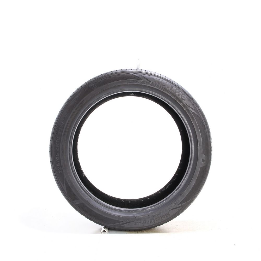 Used 225/45ZR18 Kumho Majesty 9 Solus TA91 95W - 7.5/32 - Image 3
