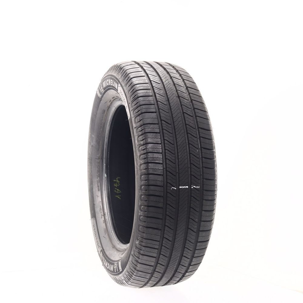 Set of (2) New 255/60R19 Michelin Defender 2 109H - Image 1