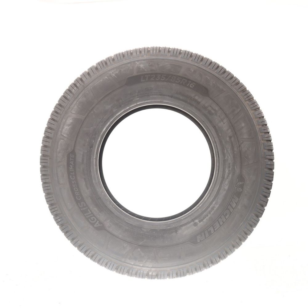New LT 235/85R16 Michelin Agilis CrossClimate  120/116R E - Image 3