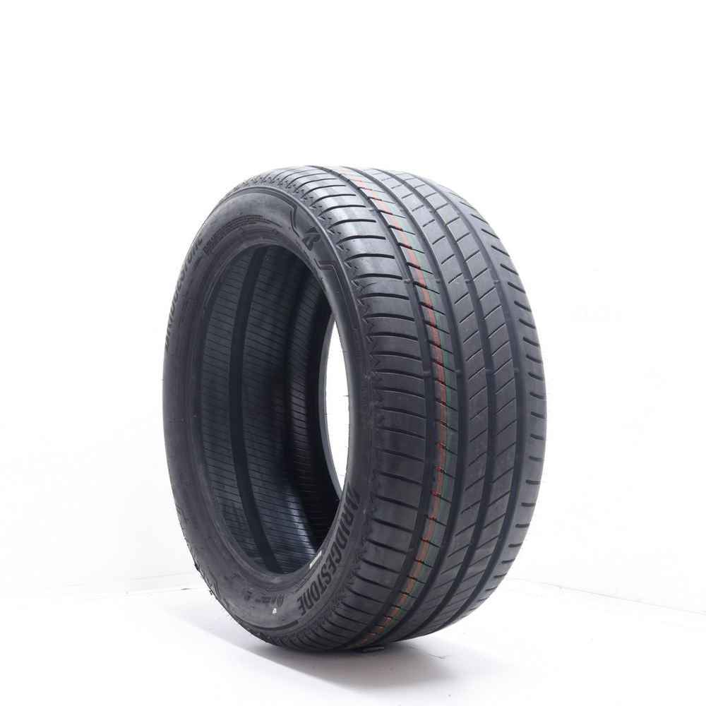 Driven Once 305/40R20 Bridgestone Alenza 001 RFT 112Y - 9.5/32 - Image 1