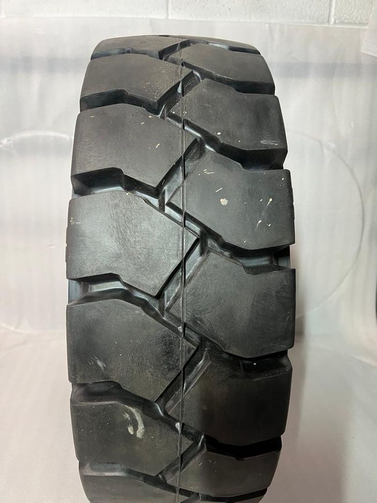 New 28X9-15 Advance Econova 1N/A - Image 2