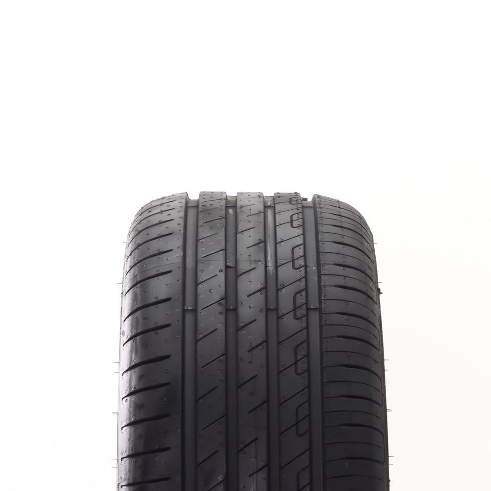 New 235/45R19 Goodyear Wrangler Territory HT 95V - Image 2