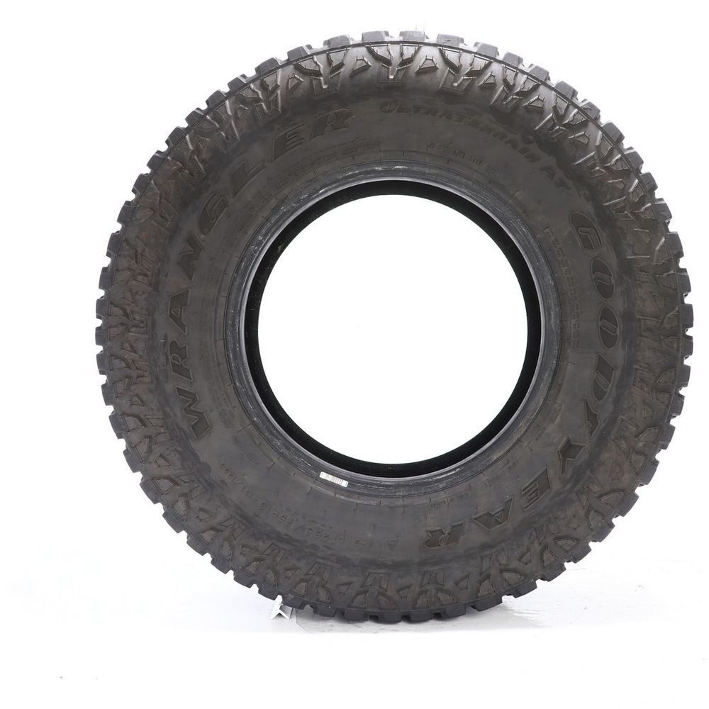 Used LT 265/75R16 Goodyear Wrangler Ultra Terrain AT 123/120Q - 13/32 - Image 3