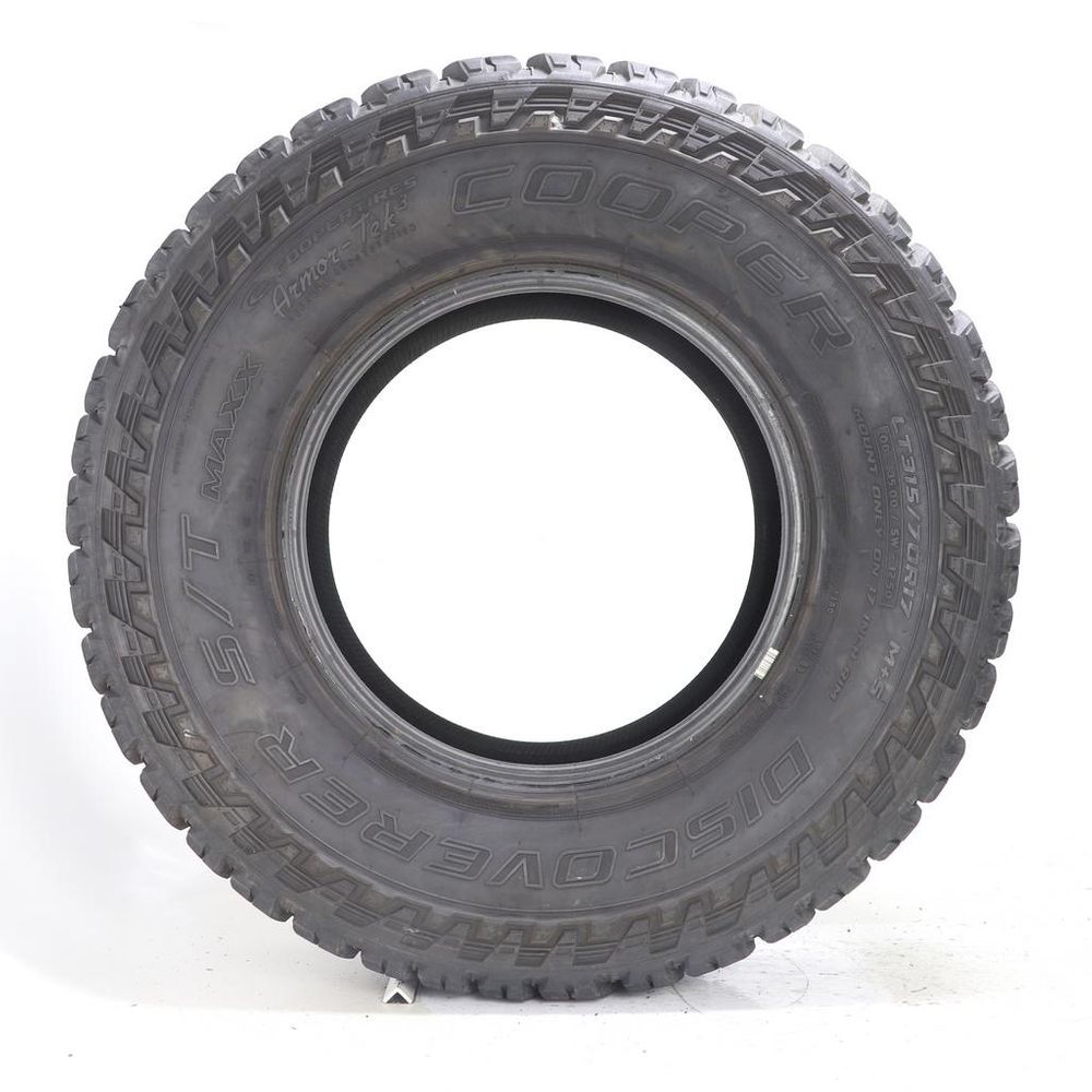 Used LT 315/70R17 Cooper Discoverer S/T Maxx 121/118Q - 14.5/32 - Image 3