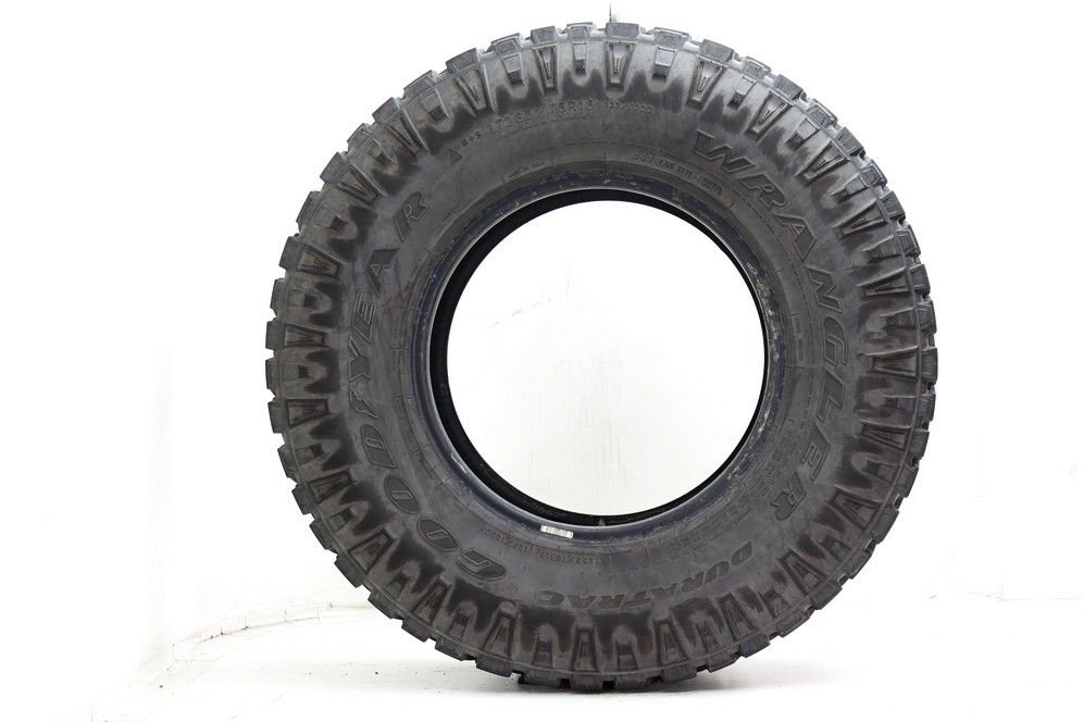 Used LT 265/75R16 Goodyear Wrangler Duratrac 123/120Q E - 12/32 | Utires
