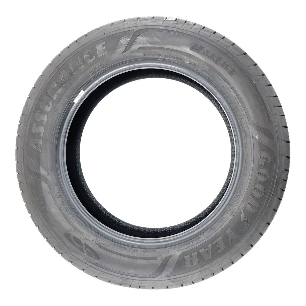 Used 235/65R18 Goodyear Assurance MaxLife 106V - 11.5/32 - Image 3