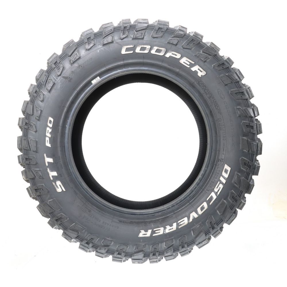 New LT 305/60R18 Cooper Discoverer STT Pro 121/118Q E - Image 3