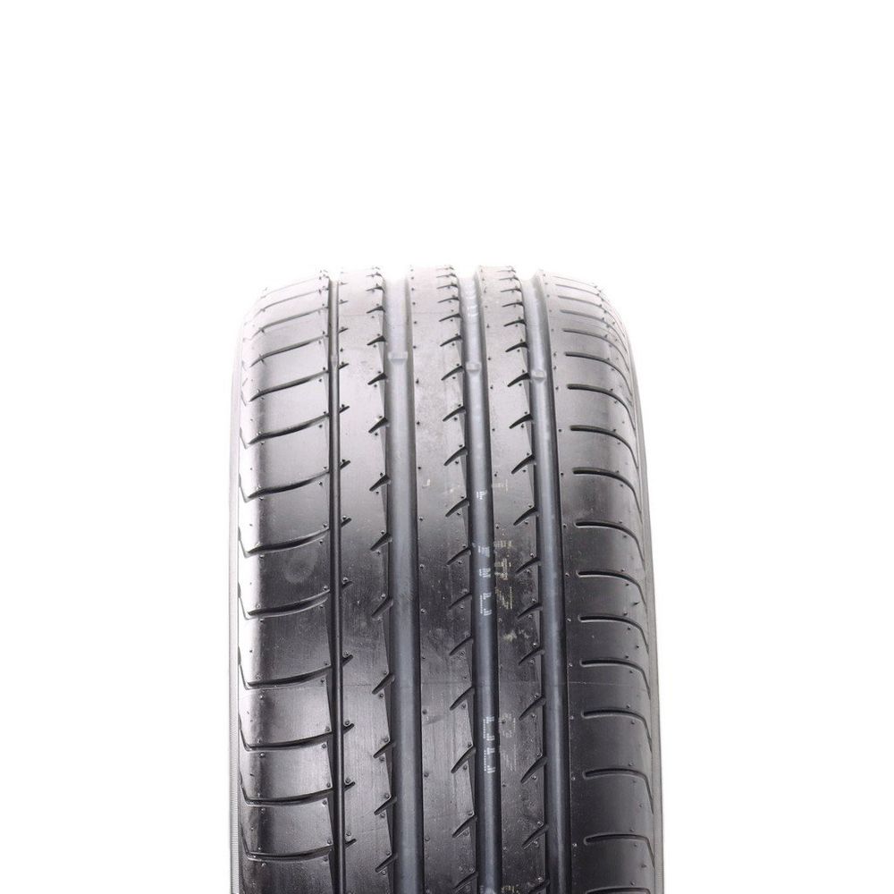 New 235/45ZR19 Yokohama Advan Sport V105 95Y - Image 2