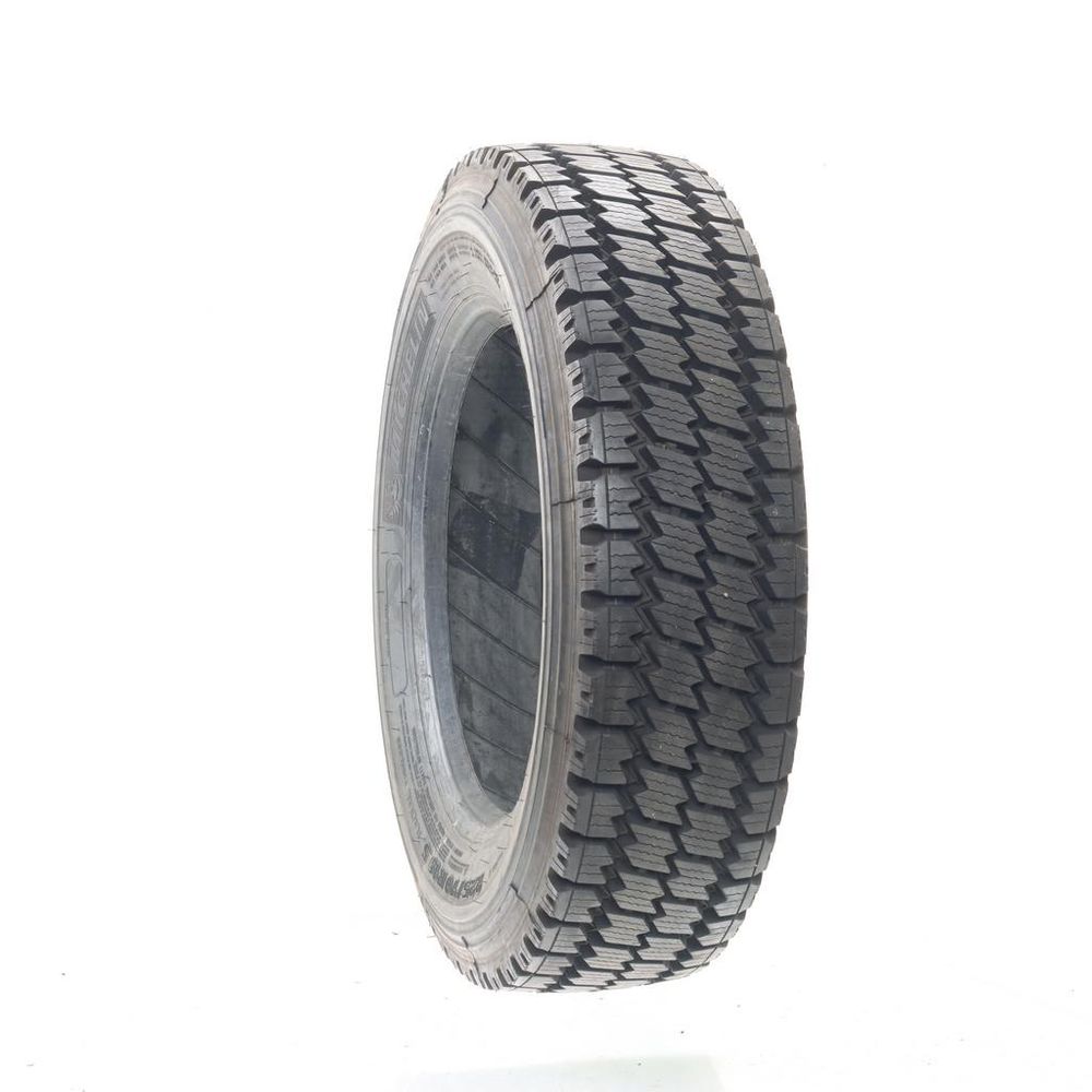 New LT 225/70R19.5 Michelin XDS2 128/126N G - Image 1