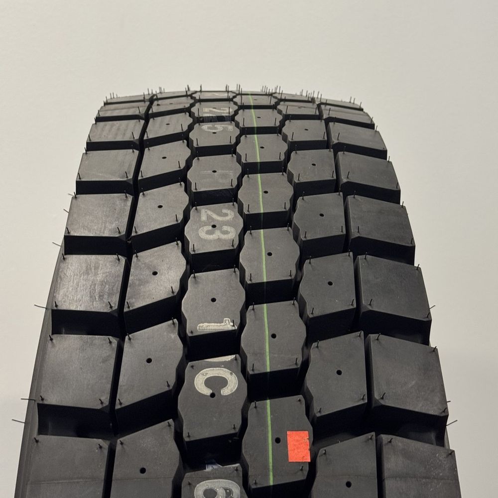 New 11R22.5 Kumho KRD23 148/145L - Image 2
