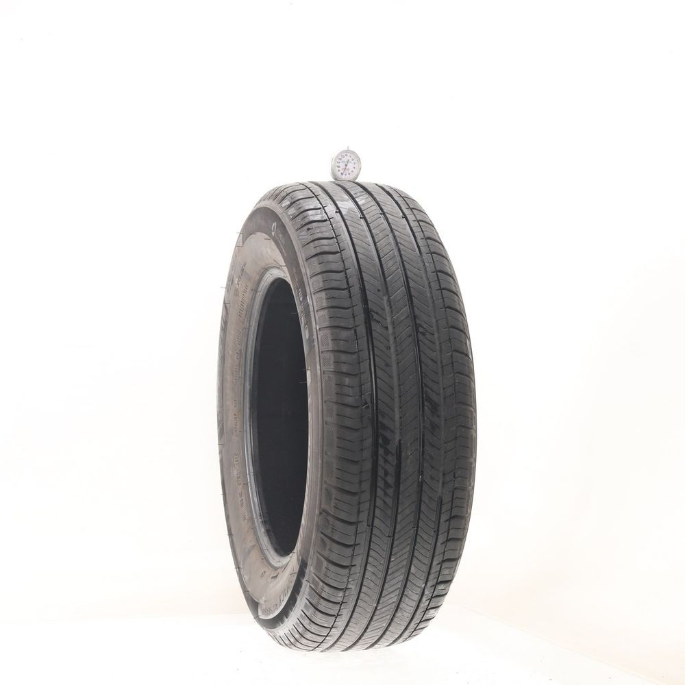 Set of (2) Used 235/65R17 Michelin Primacy All Season 104H - 7.5/32 - Image 1