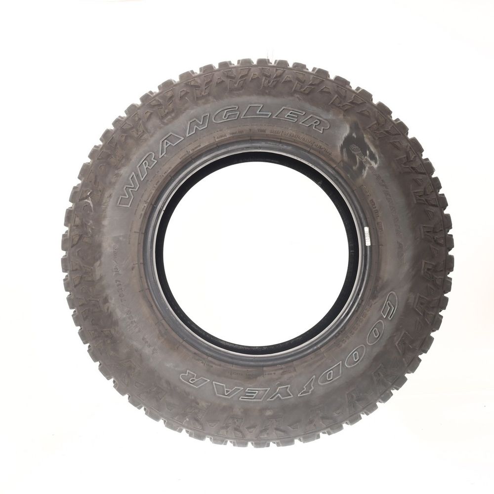 Used LT 285/70R17 Goodyear Wrangler Ultra Terrain AT 121/118Q E - 13/32 - Image 3