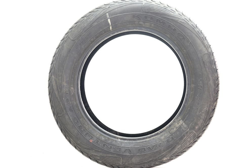 Used 275/60R20 Kumho Road Venture APT 114T - 7.5/32 - Image 3