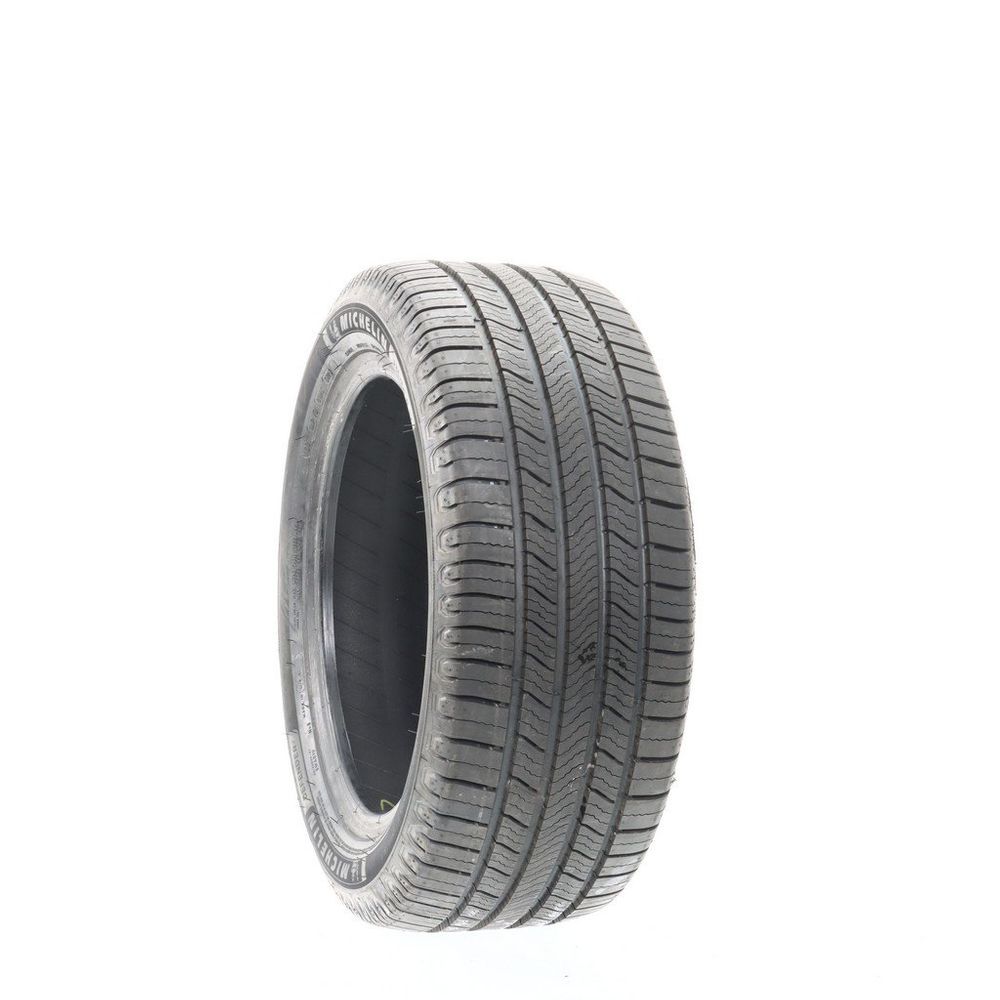 Set of (2) New 235/50R17 Michelin Defender 2 96H - Image 1