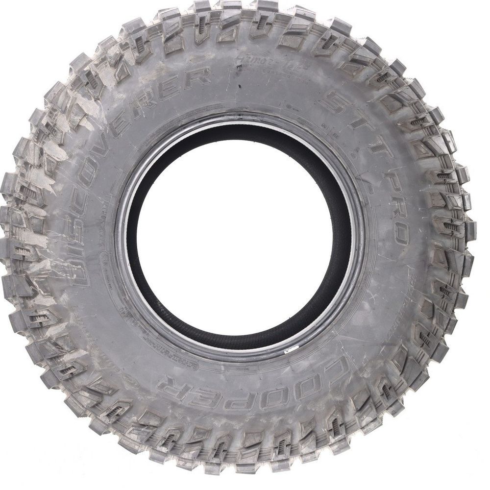 Used LT 37X12.5R17 Cooper Discoverer STT Pro 124Q D - 9/32 - Image 3