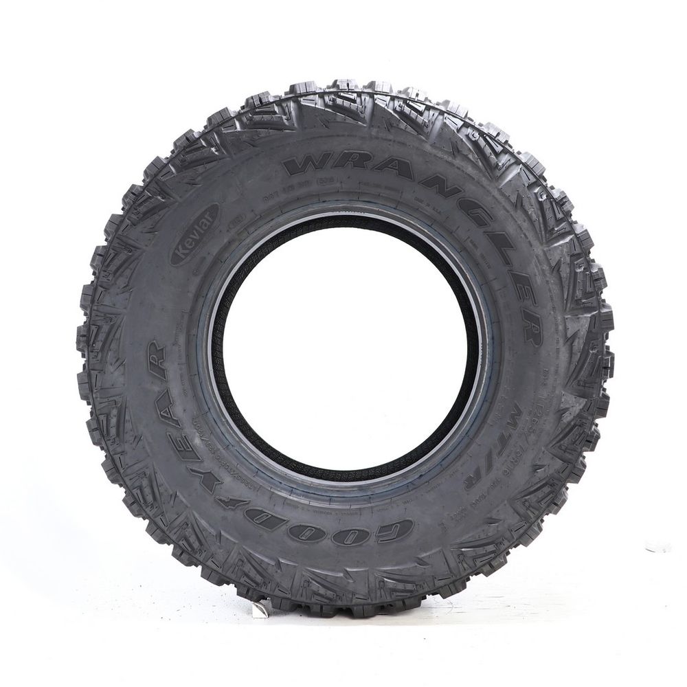 New LT 265/75R16 Goodyear Wrangler MT/R 123/120Q - 17/32 | Utires