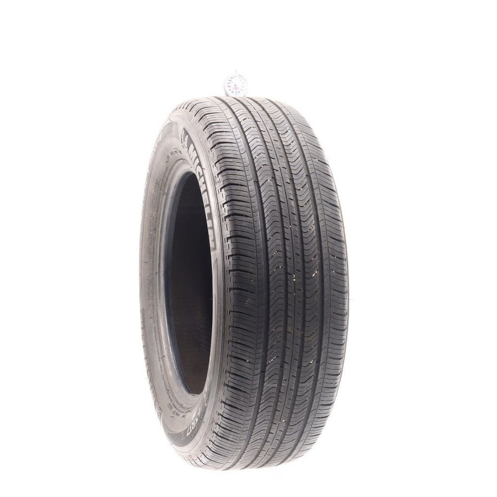 Set of (2) Used 235/65R17 Michelin Primacy MXV4 103T - 6-6.5/32 - Image 4