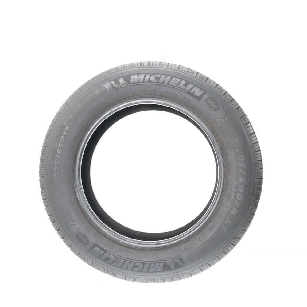 Used 225/65R17 Michelin Defender XT 102T - 7.5/32 - Image 3