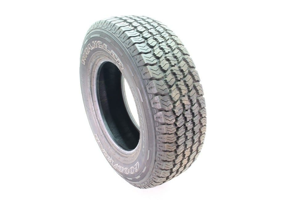 Driven Once 245/75R16 Goodyear Wrangler ArmorTrac 109T - 13/32 | Utires